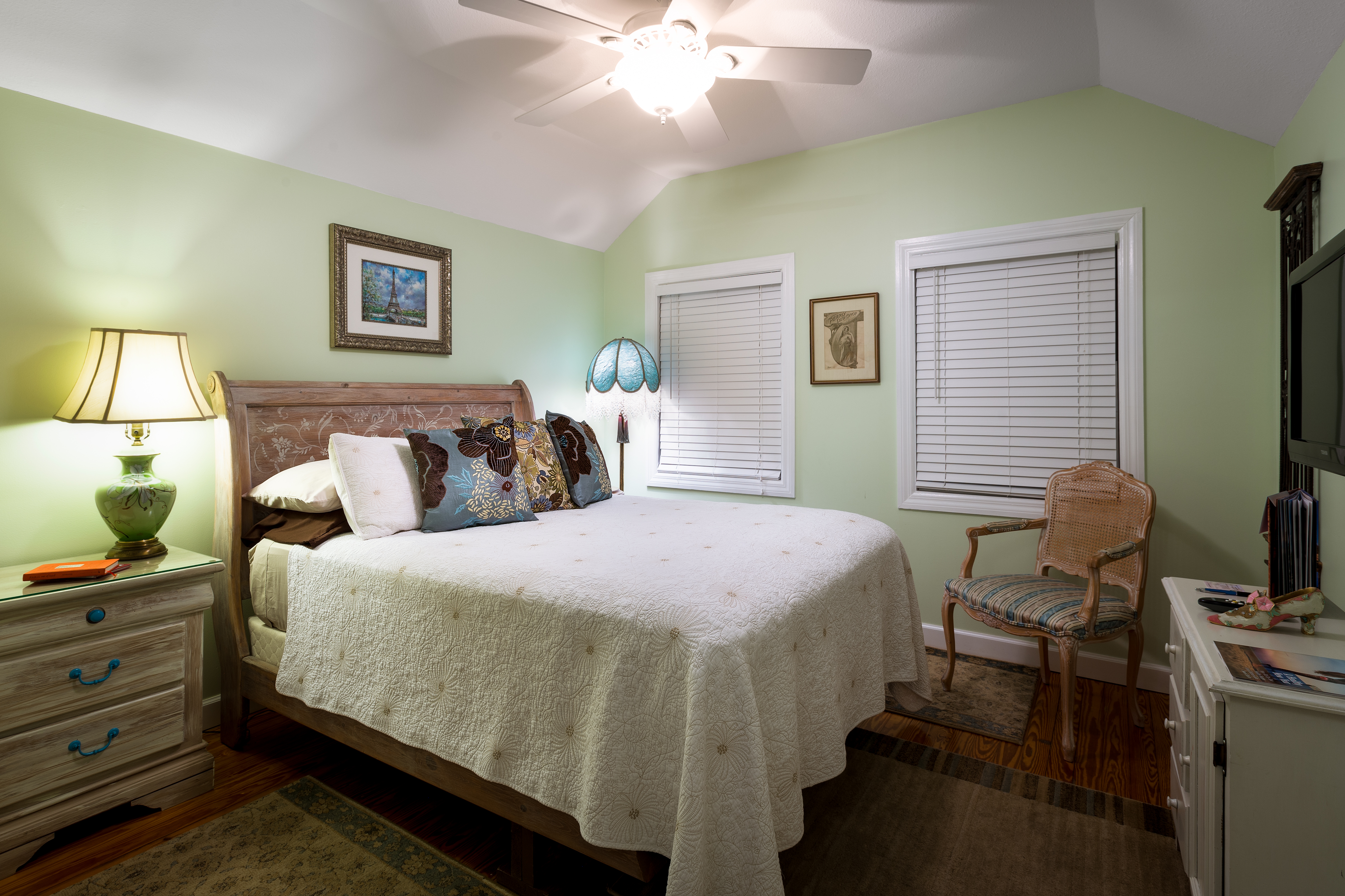 Photo of Charles Lindberg Suites' bedroom